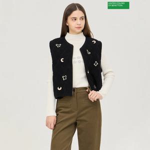 베네통 컬러 자수 퀼팅 니트 베스트 BAKVA2561