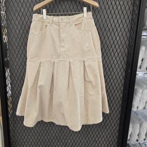 에잇컨셉 HC40 골지플레이치마 C25J2FSK001