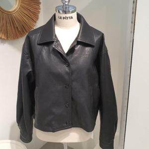 르피타 HC06 짧은 길이감의 A라인 레더자켓(블ㅈ랙) L254BLJA51