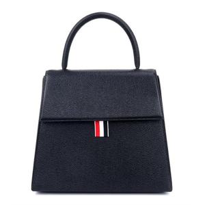 톰브라운 트래피즈 페블 토트백 UAG053A 00198 001