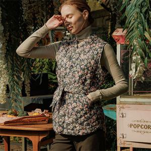 라페어 엘레강스 플라워 벨티드 퀼팅 베스트 LWKKAVT0259-SF