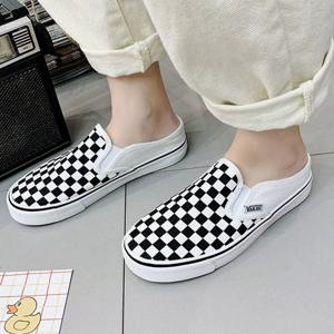 남여공용 체크 디자인 포인트 편한 착용감 뮬 운동화