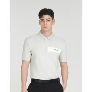 헤지스 골프 25SS ONLINE EXCLUSIVE 베이지 남성 가슴 배색 로고 반팔 카라 니트 HUSW5B901I1