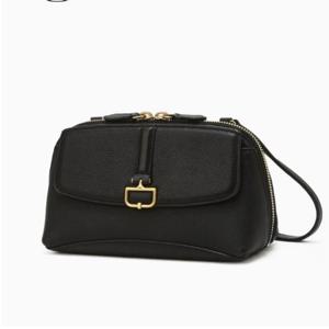 [닥스] 버크백 샬롯 D장식 블랙 가죽 미니 크로스백DCWA5E586BK