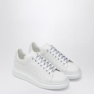 알렉산더맥퀸 오버사이즈 화이트 가죽 스니커즈 553680WIAIG 90