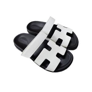 여성 에르메스 시프레 샌들 카프스킨 & 블랑 H211114Z90