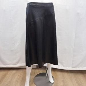 올리비아하슬러 HC04 원단 특유의 은은한 광택감으로 인조가죽  레더 스커트 OHESSK201