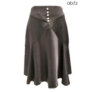 [에이비에프지]큐티 단추 포인트 A라인 5부 스커트 APZ4QS31J