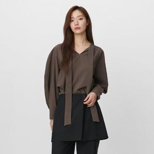 플라스틱아일랜드  라글란소매 타이넥 블라우스 (PR3WB962)