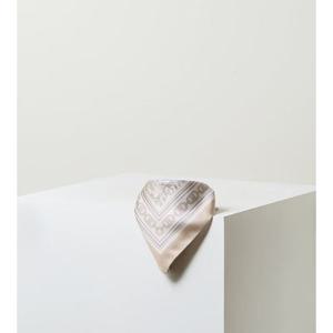 [헤지스ACC] 베이지 프린트 실크 스카프 HISC5E321I1