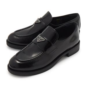 프라다 브러쉬드 여성 로퍼 1D329N 055 F0002