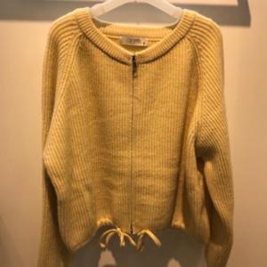 오프리미츠 HC13 라운드집업스트링가디건 B24KC2A05