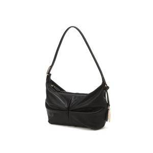 [질스튜어트]블랙 소프트 고트레더 셔링 스몰 숄더백 JABA5E217