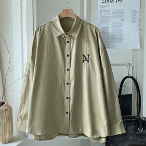 샵앤) 여성 카라넥 N자수 면100 긴팔 루즈핏 셔츠 DGB-WBL-4762-카키