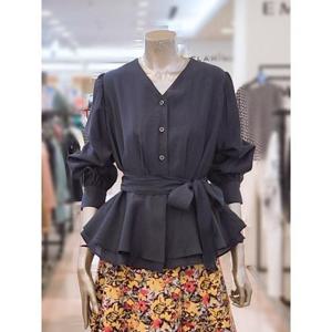 미니멈 세이브존03 미니멈 V넥 페플럼 블라우스 AGMYCGWB7090A