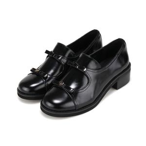 [바바라(슈즈)]리본 디테일 장식을 이용하여 패턴에  변화를 준 로퍼 BBI533BK