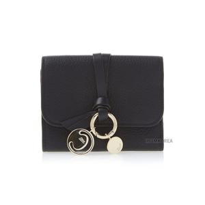 [끌로에] SS25 여성 알파벳 코인 반지갑 CHC21WP945F57 001