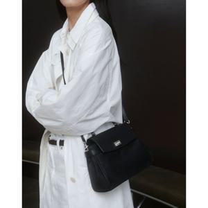 [헤지스/쇼핑백동봉]에이치 락 블랙 나일론 레더 콤비 사첼백M HIBA5F167BK