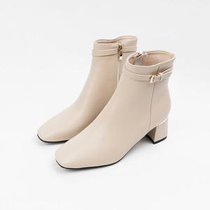 [신난다슈]여성 앵클 부츠 힐 6cm 숏 앵글 부츠 소가죽 발편한 쿠션 통굽 GDR253084 베이지