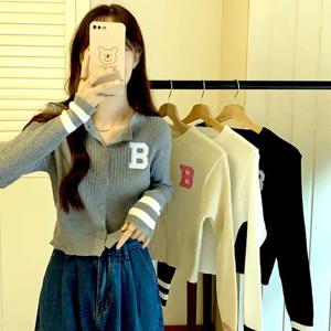 샵앤) 여성 라운드넥 B로고 골지 크롭 니트 가디건 WON-WCD-WFFL1G4