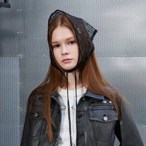 [에고이스트][BLUE LABEL] 장식 포인트 레이스 삼각 스카프 ER3OAM01