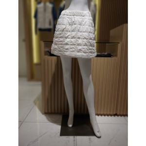 [파리게이츠]521E4PC401__IV-여성 스퀘어 퀼팅 밴드 패딩 큐롯 스커트-(25년겨울)