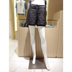 [파리게이츠]521E4PS403_BK-여성 물결 자수 퀼팅 패딩 숏팬츠-(25년겨울)