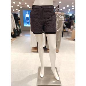 [파리게이츠] 25FW겨울 여성 물결 자수 퀼팅 패딩 숏팬츠 (521E4PS403)