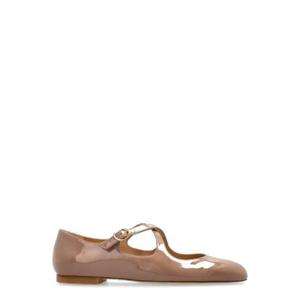 스튜어트 와이츠먼 클렘 플랫 CLEMFLATSK070 FAWN TP934636290