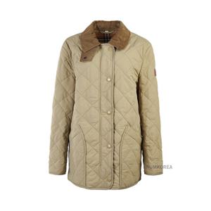 [버버리] 다이아몬드 퀼팅 체온 조절 반 재킷 8021468 WW COTSWO