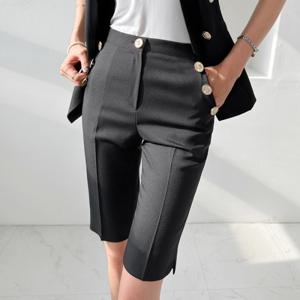 [금찌]금찌 고트 버튼 5부 슬랙스 PT4257 G