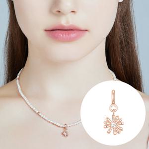 [제이에스티나] 마리엘 데이지 펜던트 (JJLJPQ3BF344SR000)