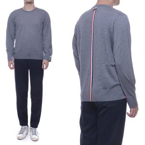 [톰브라운] 20FW 남성 센터백 백삼선 니트 (MKA279A_00014_035_20F)