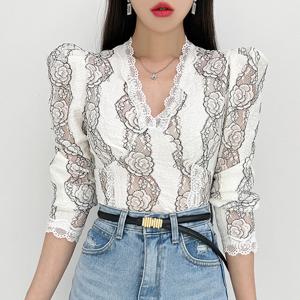 [금찌]금찌 노바 플라워 블라우스 ST7308B