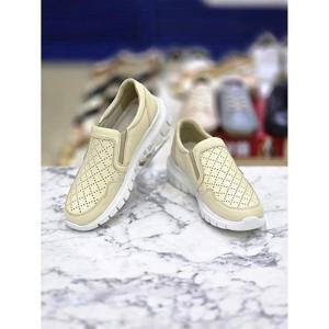 허시파피 세이브존05 여성 5CM 초경량 컴포트 캐주얼 펀칭 슬립온 단화 D3FR465