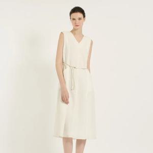 [비씨비지]브이넥 민소매 원피스 (B5B5O644)