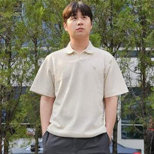헤지스  25SS  남성 크림 솔리드 오픈 카라 반팔 티셔츠 HZTS5B411CR