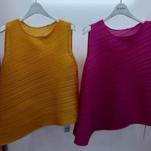 Latium HC06 신축성 좋은 플리츠 민소매 언발 주름 나시 티블라우스 T2523bl36