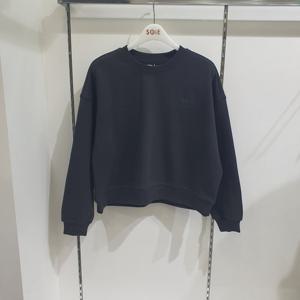 [소이]블랙 크롭 맨투맨티 25F5457_BK