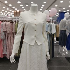 [아니베에프]A53WOP310 라운드넥 버튼장식 플레어 원피스