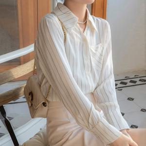 샵앤) 여성 스트라이프 카라넥 버튼 블라우스 WDM-WBL-KSS3321