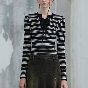 [에고이스트][BLUE LABEL] 넥 라인 배색 레이스업 티셔츠 ER3OTL06