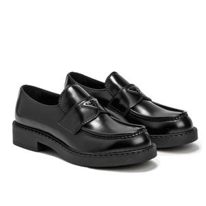 [국내배송] 프라다 삼각로고 가죽 남성 로퍼 2DE127 055 F0NDI