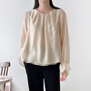 샵앤) 여성 실키 페미닌 셔링 밑단 프릴 긴팔 블라우스 NYS-WBL-4954-아이보리