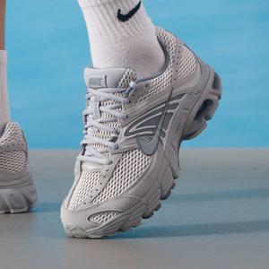 나이키 에어맥스 모토 2K 남성 런닝화 IQ4924-001