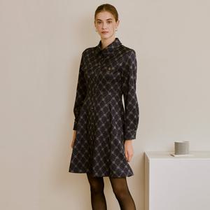 [SATIN] 왕관 패턴 원피스 O243T604