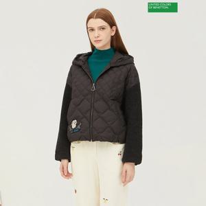 베네통 니트 배색 자수 후드 구스 패딩 BAPD59361_BK