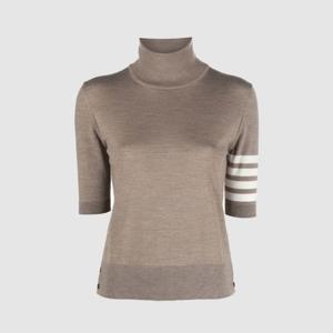 [톰브라운]메리노 터틀넥 반팔티 베이지 FKA434A Y1014 215