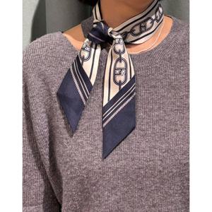 [헤지스] HISC5F651N2_여성 네이비 H클립 실크 스카프