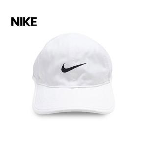 나이키 드라이핏 클럽 언스트럭처 페더라이트 캡 (FB5682-100)